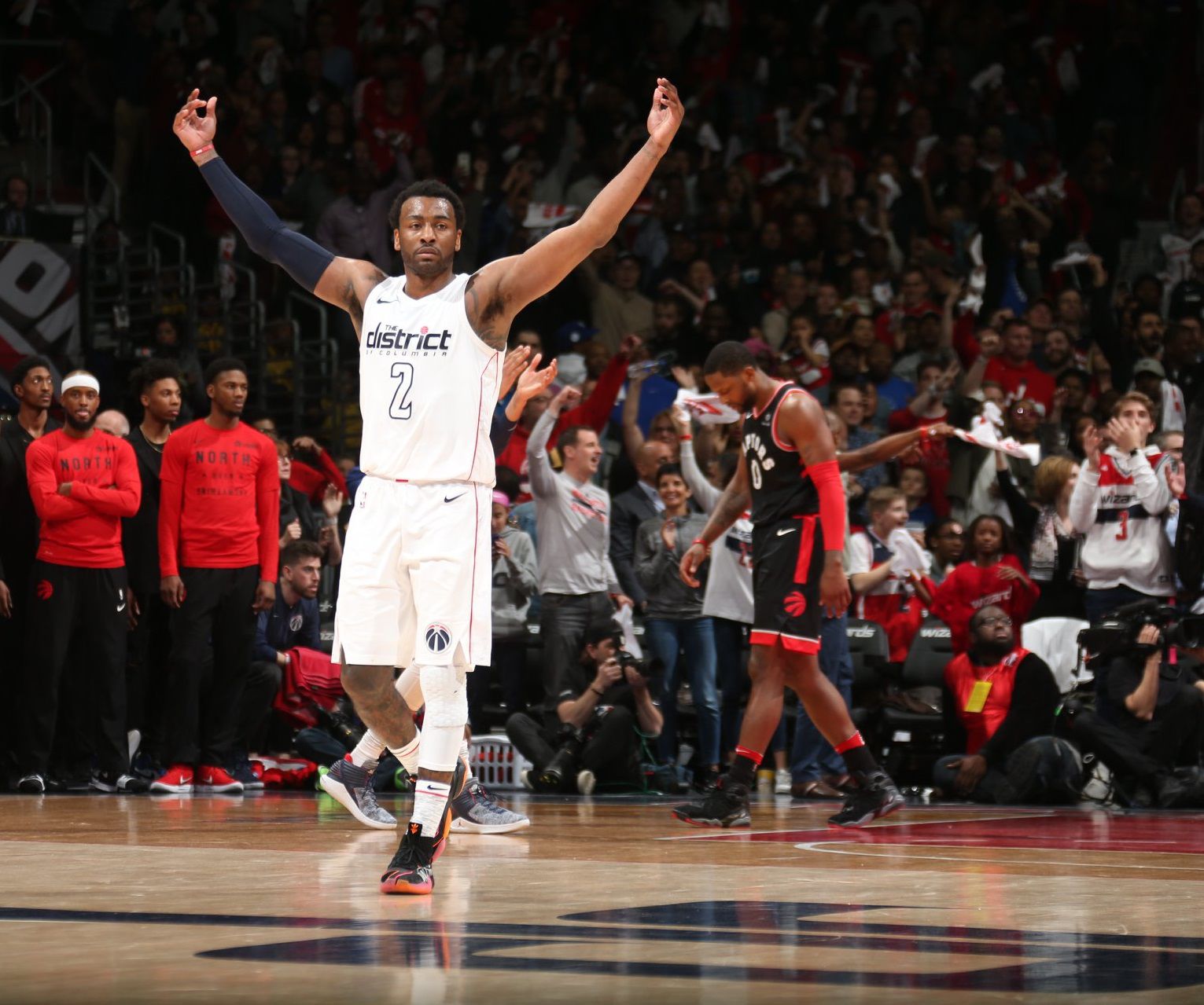 John Wall at his elite, explosive best for Wizards in playoffs